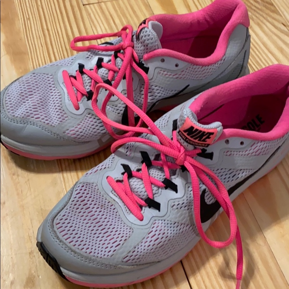 Grey & pink Nike Dual Fusion Run 3 Sneakers